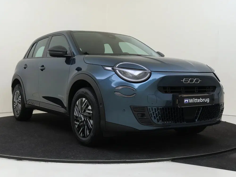 Fiat 600 1.2 Hybrid Urban Hybrid uit 2025, foto 3