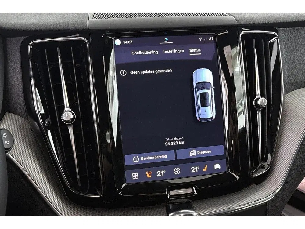 Volvo XC60 2.0 T6 Plug-in hybrid AWD R-Design Pano Tr uit 2022, foto 13
