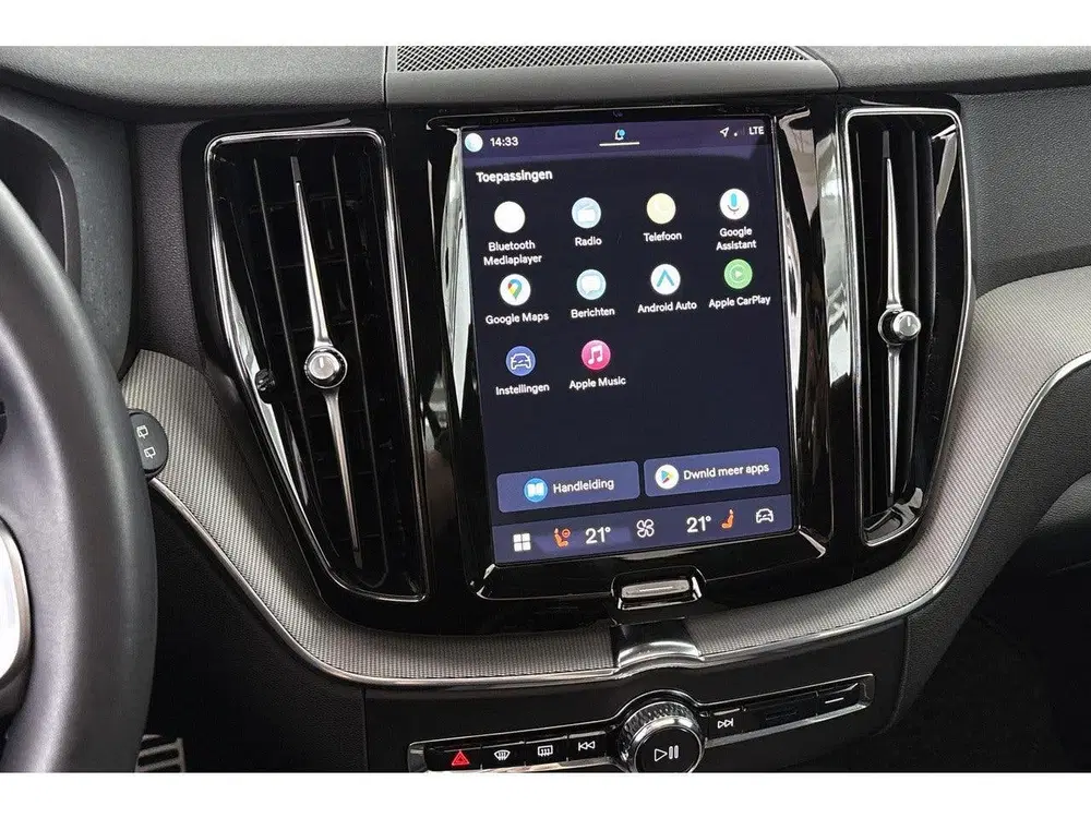 Volvo XC60 2.0 T6 Plug-in hybrid AWD R-Design Pano Tr uit 2022, foto 15