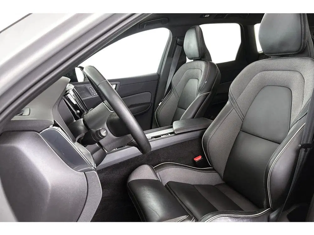 Volvo XC60 2.0 T6 Plug-in hybrid AWD R-Design Pano Tr uit 2022, foto 6