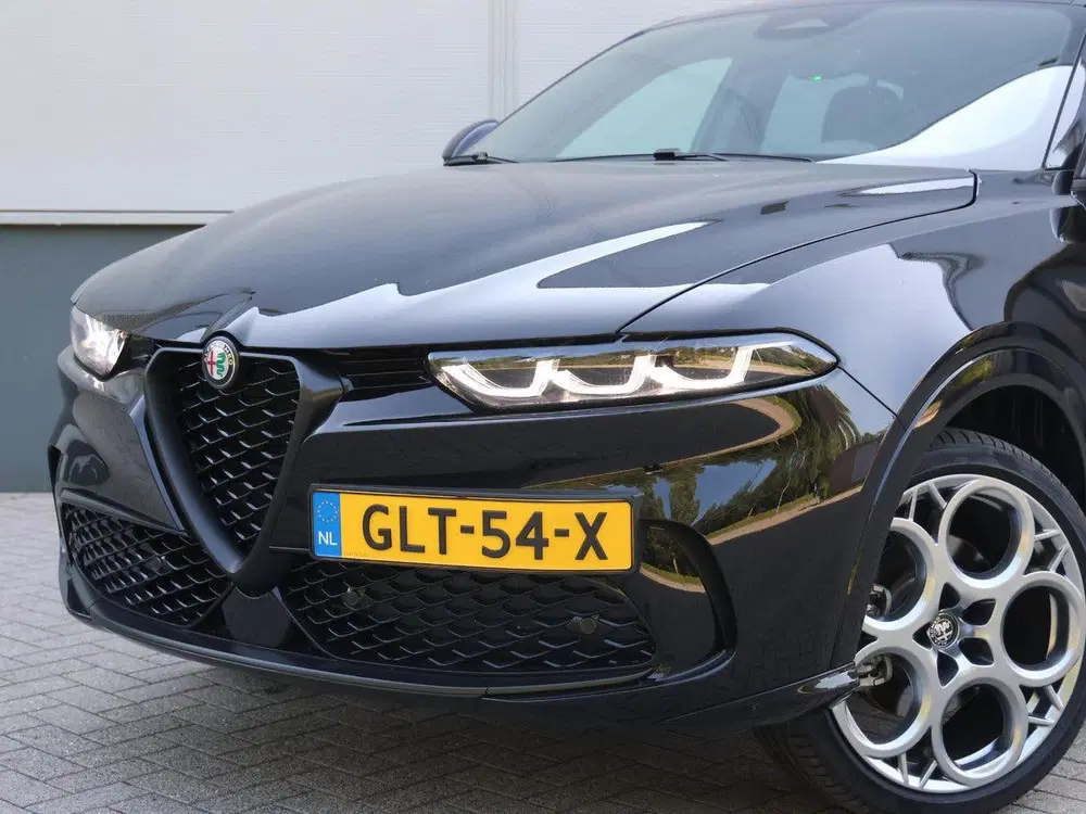 Alfa Romeo Tonale 1.3T PHEV Sprint Achteruitrijcamera uit 2024, foto 4