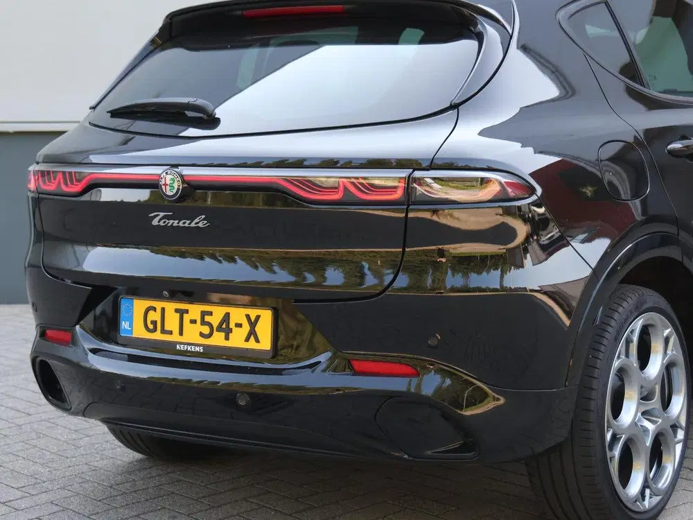 Alfa Romeo Tonale 1.3T PHEV Sprint Achteruitrijcamera uit 2024, foto 6