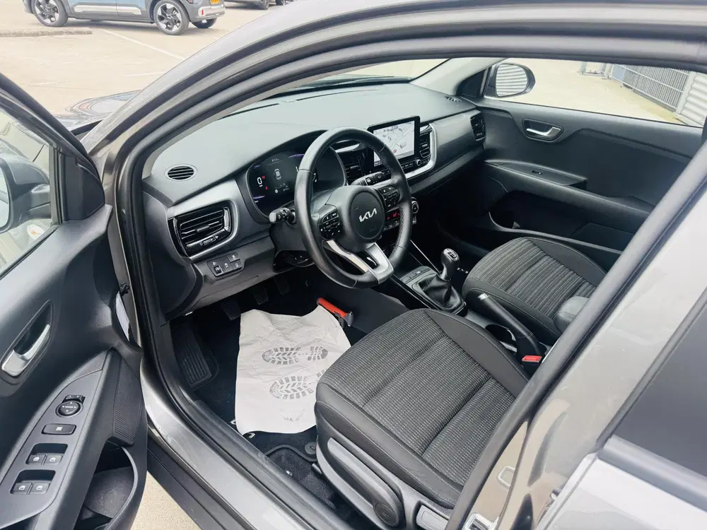 Kia Stonic 1.0 T-GDi MHEV DynamicLine Clima uit 2025, foto 2