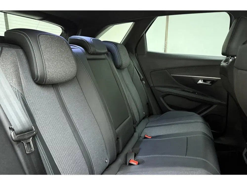 Peugeot 3008 1.6 HYbrid 180 Allure Pack Business uit 2024, foto 10