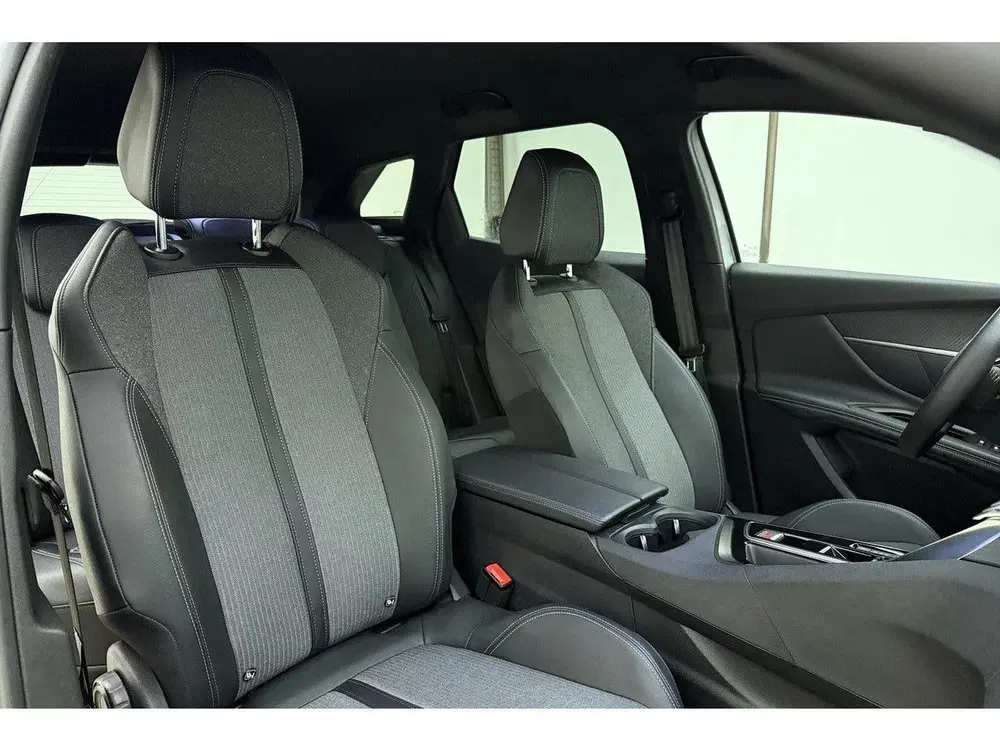 Peugeot 3008 1.6 HYbrid 180 Allure Pack Business uit 2024, foto 13