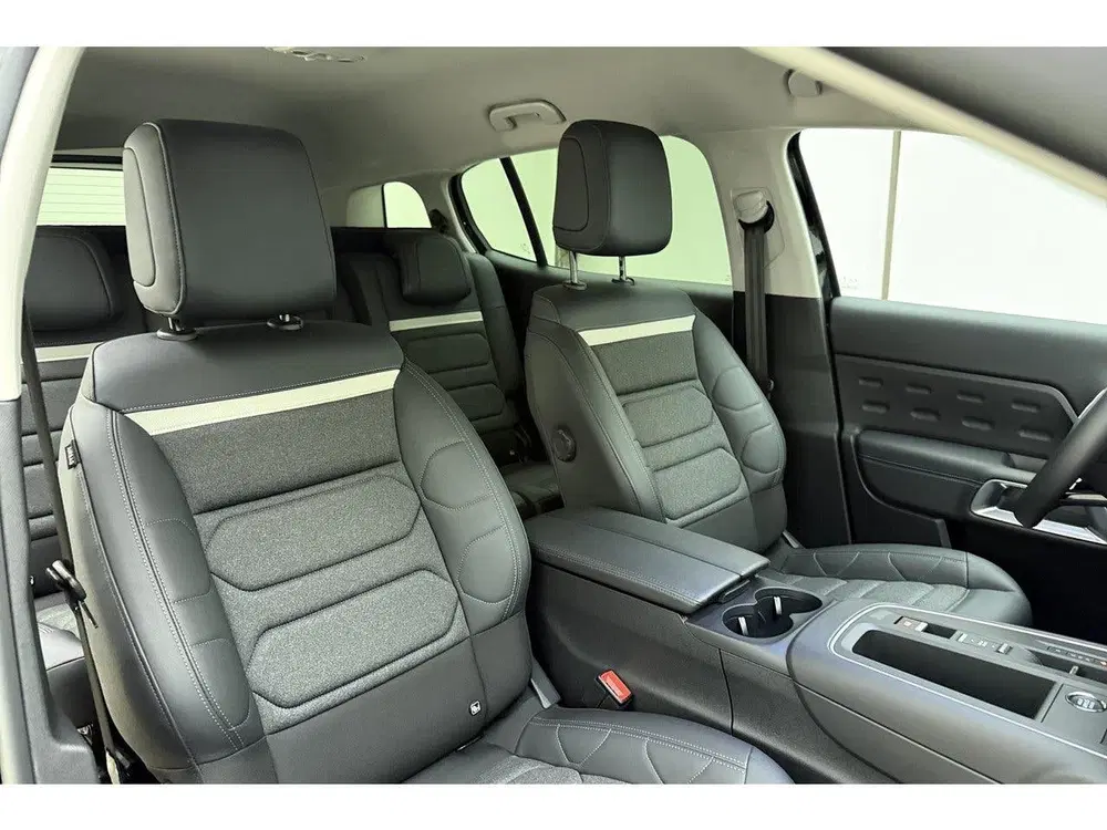 Citroën C5 Aircross 1.6 Plug-in Hybrid 225pk Plus uit 2024, foto 12