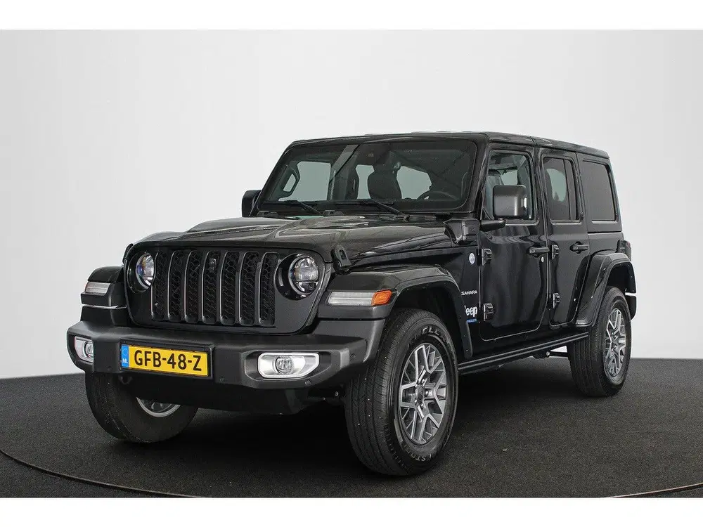 Jeep Wrangler Unlimited 4xe 380 Sahara uit 2023