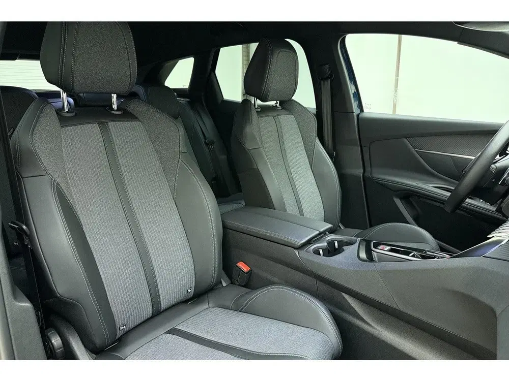 Peugeot 3008 1.6 HYbrid 180 Allure Pack Business uit 2024, foto 14