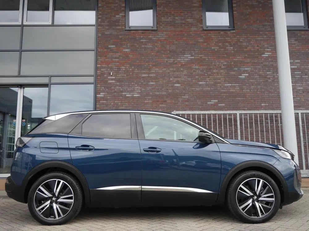 Peugeot 3008 1.6 HYbrid 180 Allure Pack Business uit 2024, foto 3