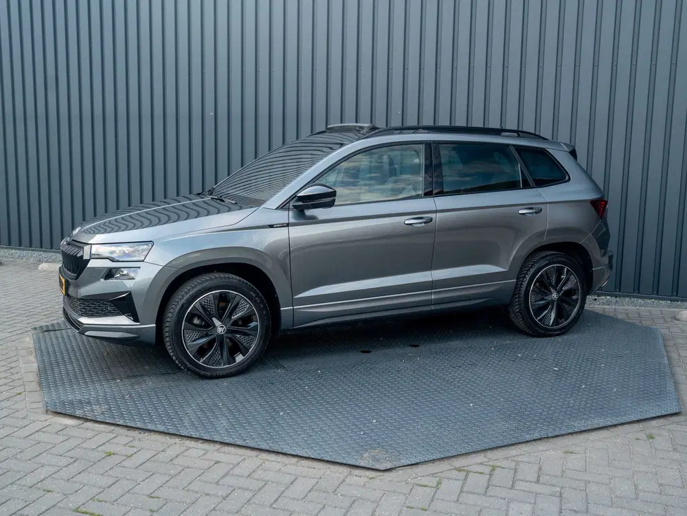 Skoda Karoq 1.5 TSI ACT Sportline Business uit 2025, foto 2
