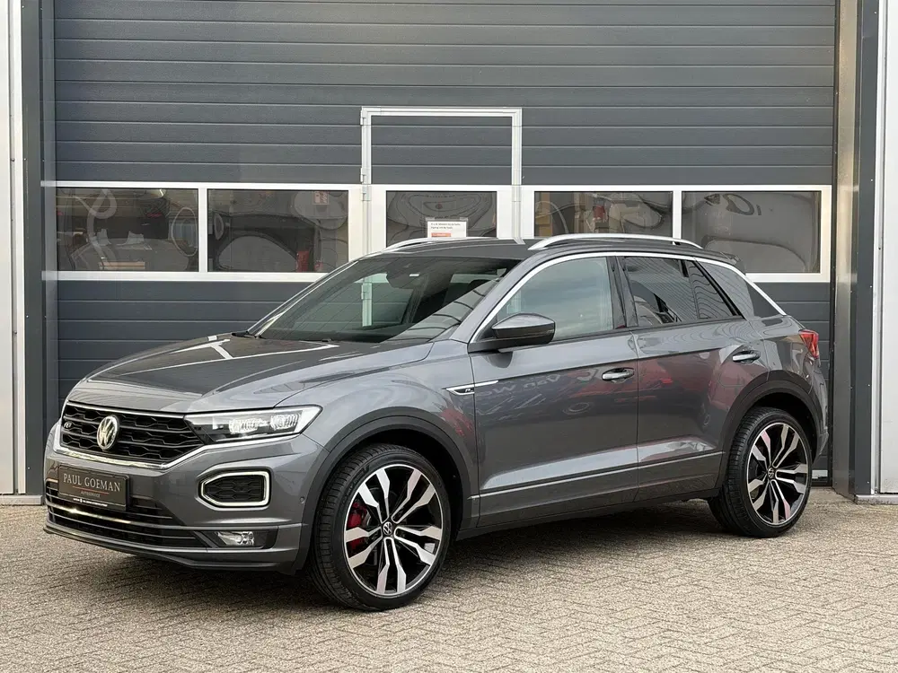 Volkswagen T-Roc 1.5 TSI Sport 3x R-Line uit 2019, foto 2
