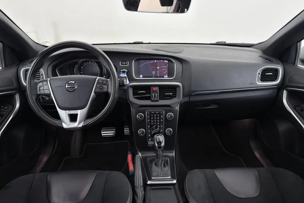 Volvo V40 1.5 T3 Polar+ Sport R-Design uit 2019, foto 8