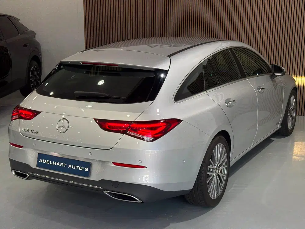 Mercedes-Benz CLA 180 Luxury Line Auto uit 2023, foto 5