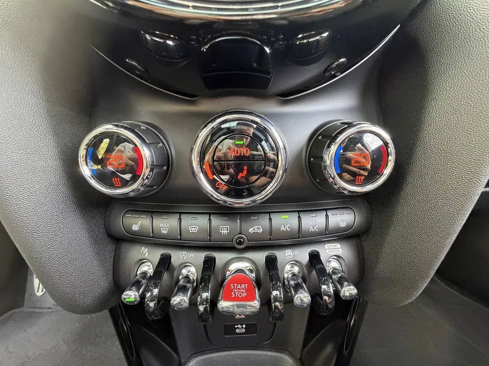 Mini John Cooper Works Cooper S 2.0 John Cooper Works uit 2021, foto 12