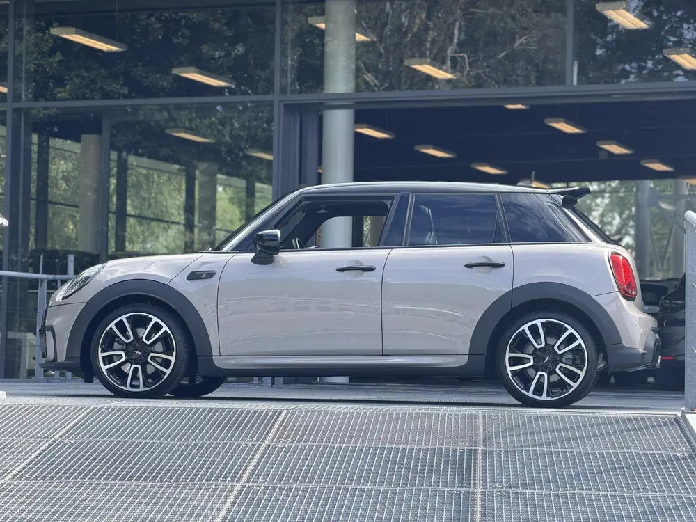 Mini John Cooper Works Cooper S 2.0 John Cooper Works uit 2021, foto 15