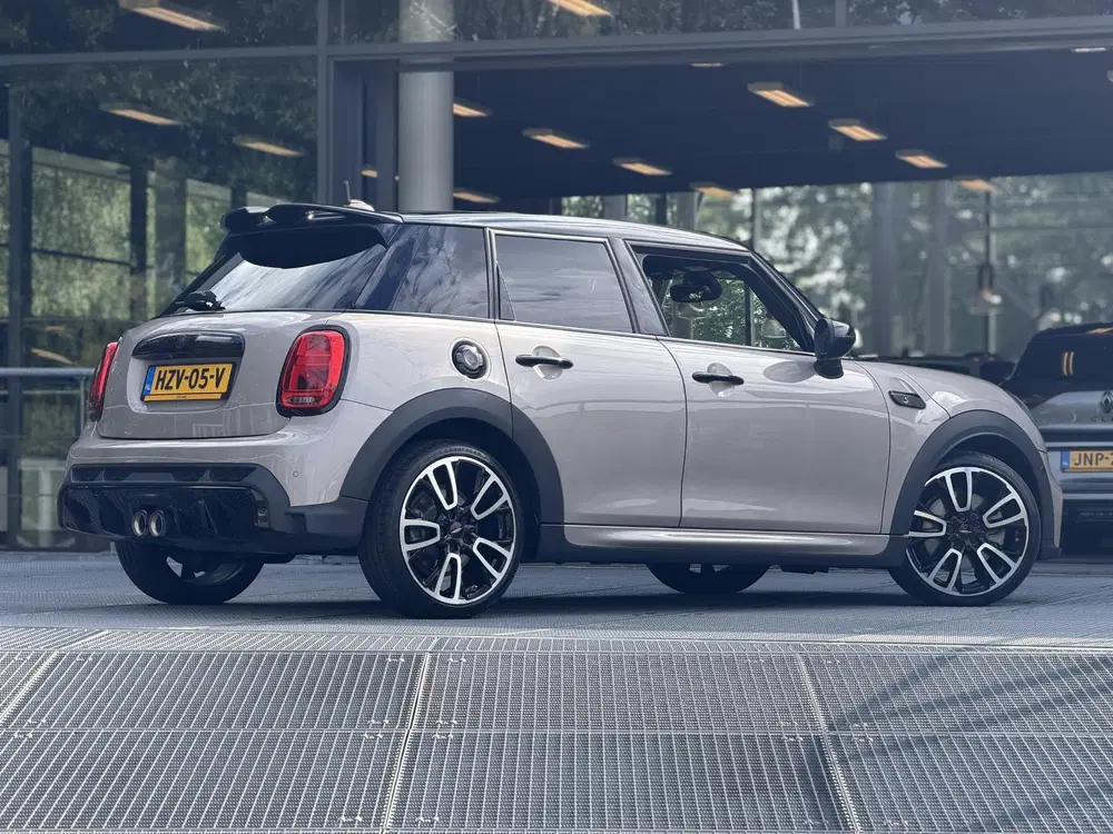 Mini John Cooper Works Cooper S 2.0 John Cooper Works uit 2021, foto 2