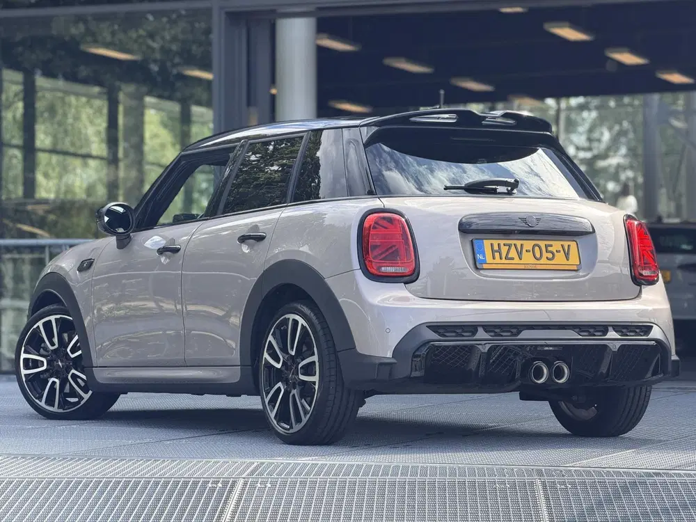 Mini John Cooper Works Cooper S 2.0 John Cooper Works uit 2021, foto 5