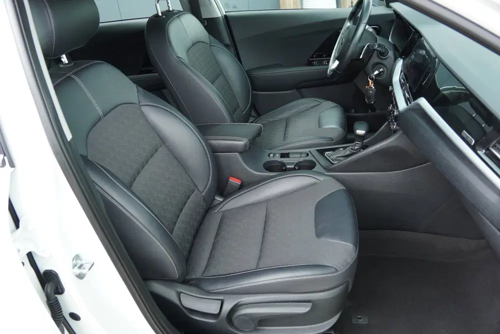 Kia Niro 1.6 GDi Hybrid DynamicLine 2021 Automaat A uit 2021, foto 15