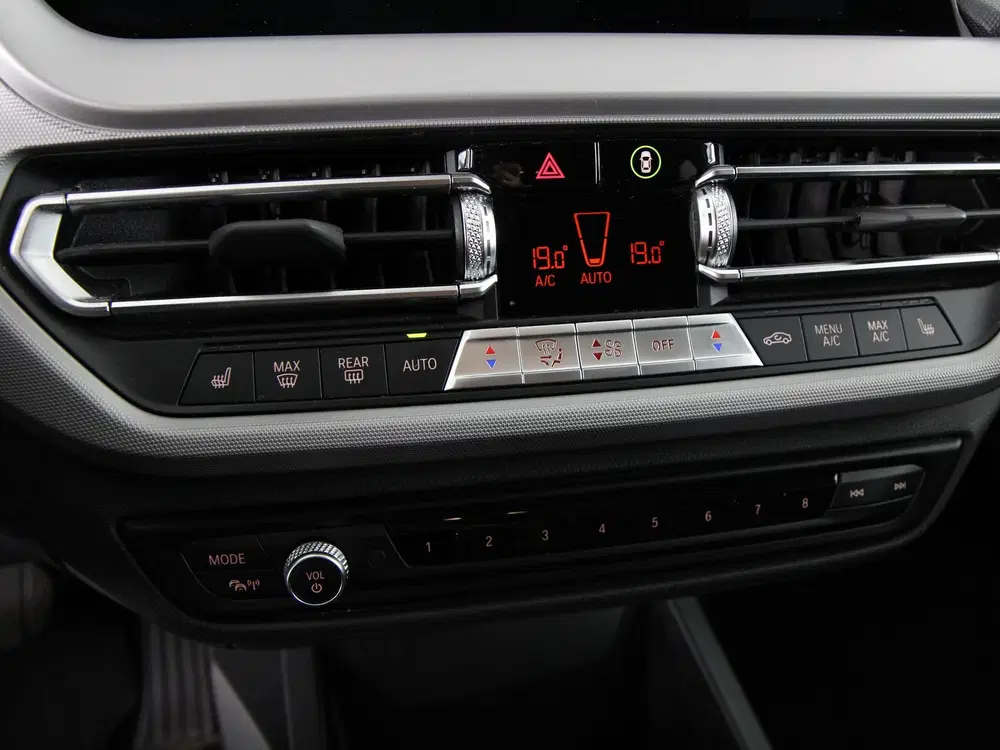 BMW 2-serie 218i Gran Coupé Business Edition Plus uit 2022, foto 14