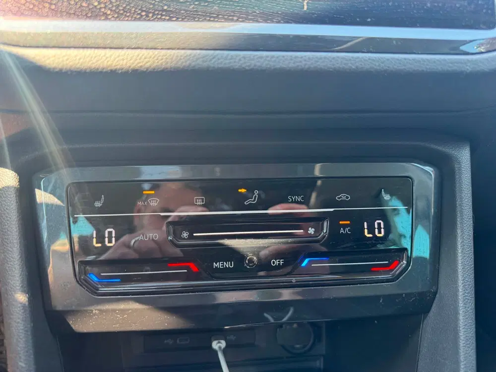 Volkswagen Tiguan 2.0 TDI 150PK DSG PANO LED KEYLESS uit 2022, foto 11