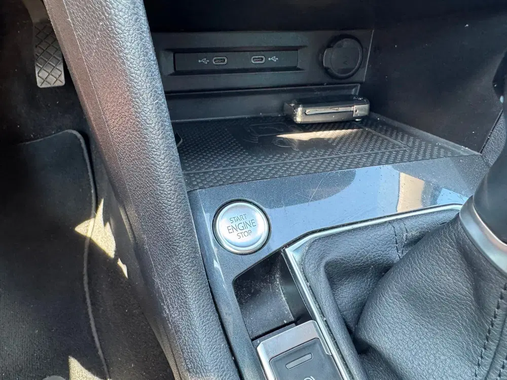 Volkswagen Tiguan 2.0 TDI 150PK DSG PANO LED KEYLESS uit 2022, foto 13