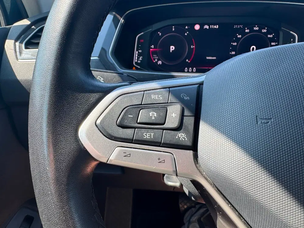 Volkswagen Tiguan 2.0 TDI 150PK DSG PANO LED KEYLESS uit 2022, foto 15