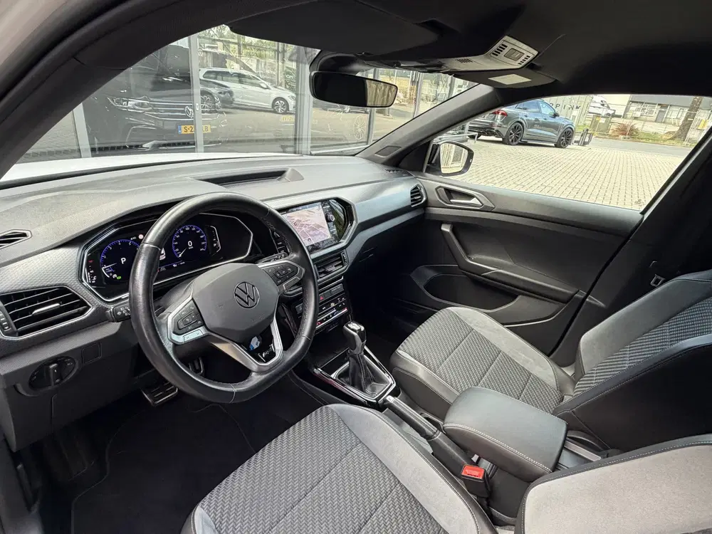 Volkswagen T-Cross 1.5 TSI 150PK AUT. * * 2X R-LINE * * NAVI uit 2022, foto 2