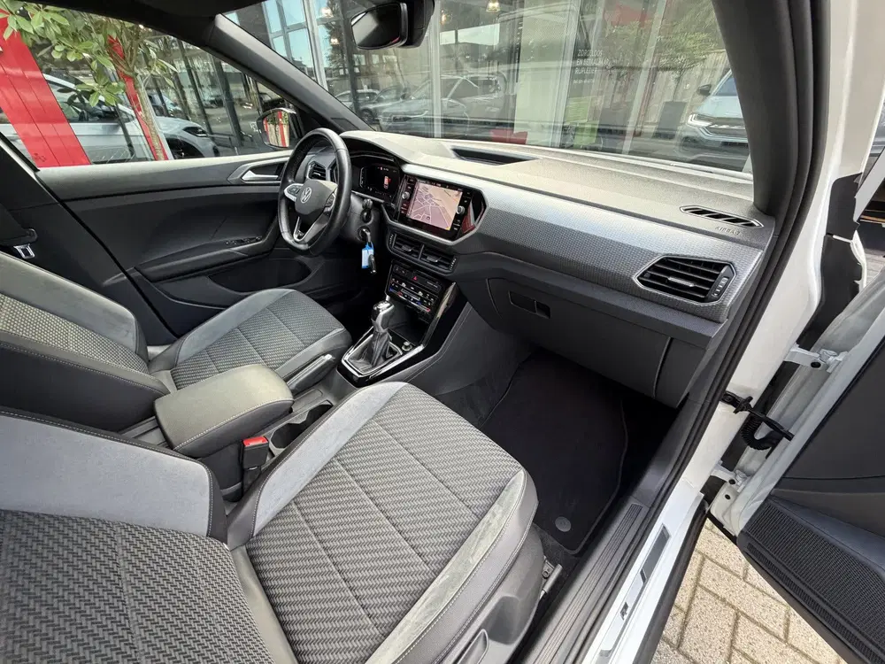 Volkswagen T-Cross 1.5 TSI 150PK AUT. * * 2X R-LINE * * NAVI uit 2022, foto 8