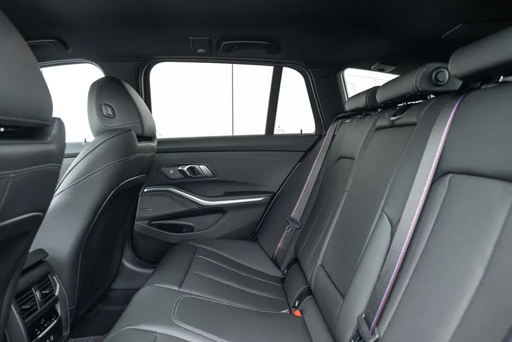 BMW 3-serie 330e M Sport Automaat uit 2026, foto 5