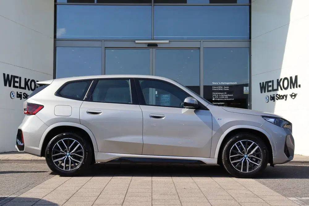 BMW iX1 eDrive20 M Sport uit 2024, foto 11