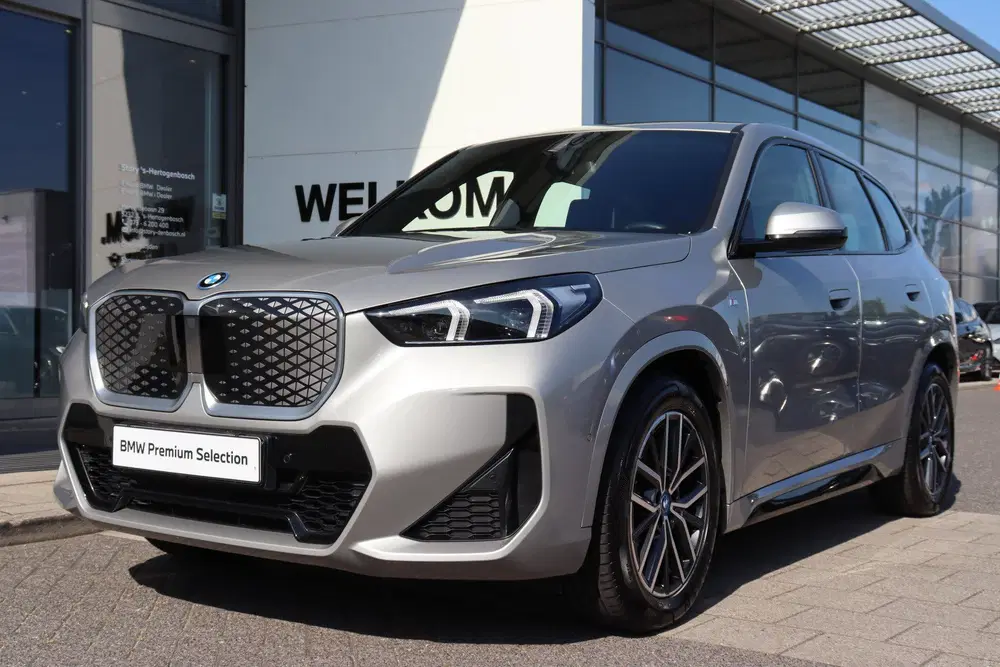 BMW iX1 eDrive20 M Sport uit 2024, foto 4