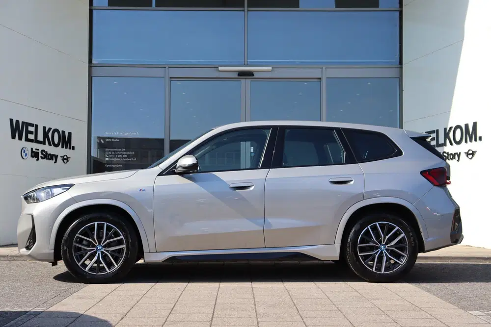 BMW iX1 eDrive20 M Sport uit 2024, foto 6