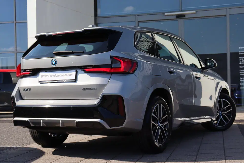 BMW iX1 eDrive20 M Sport uit 2024, foto 9