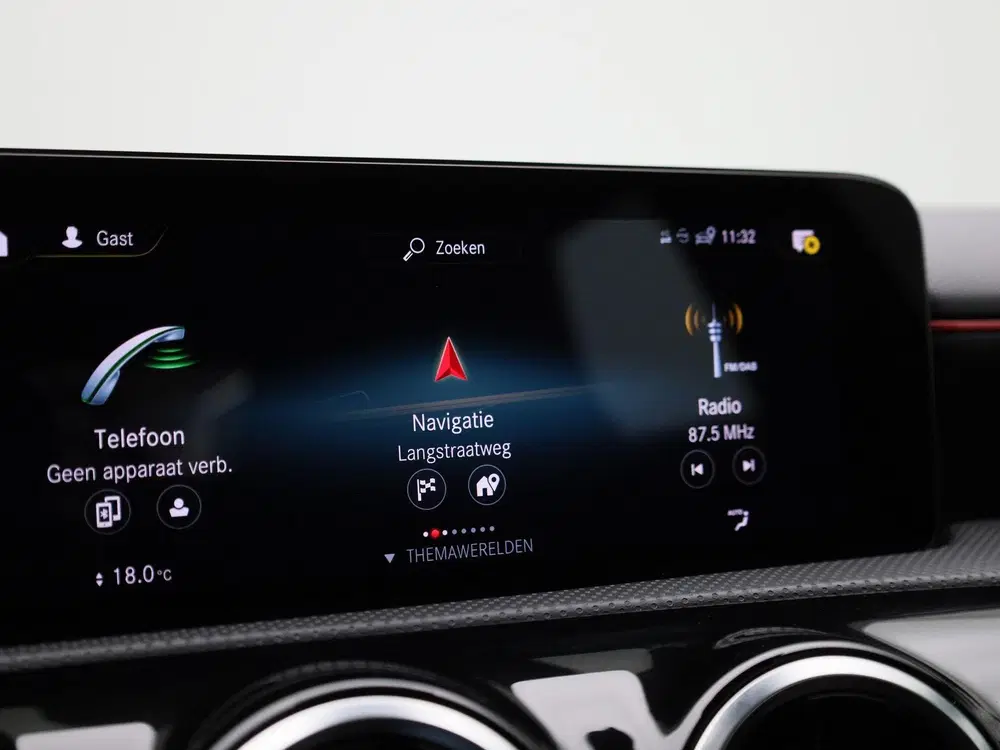 Mercedes-Benz A-Klasse 180 Business Solution AMG uit 2021, foto 15