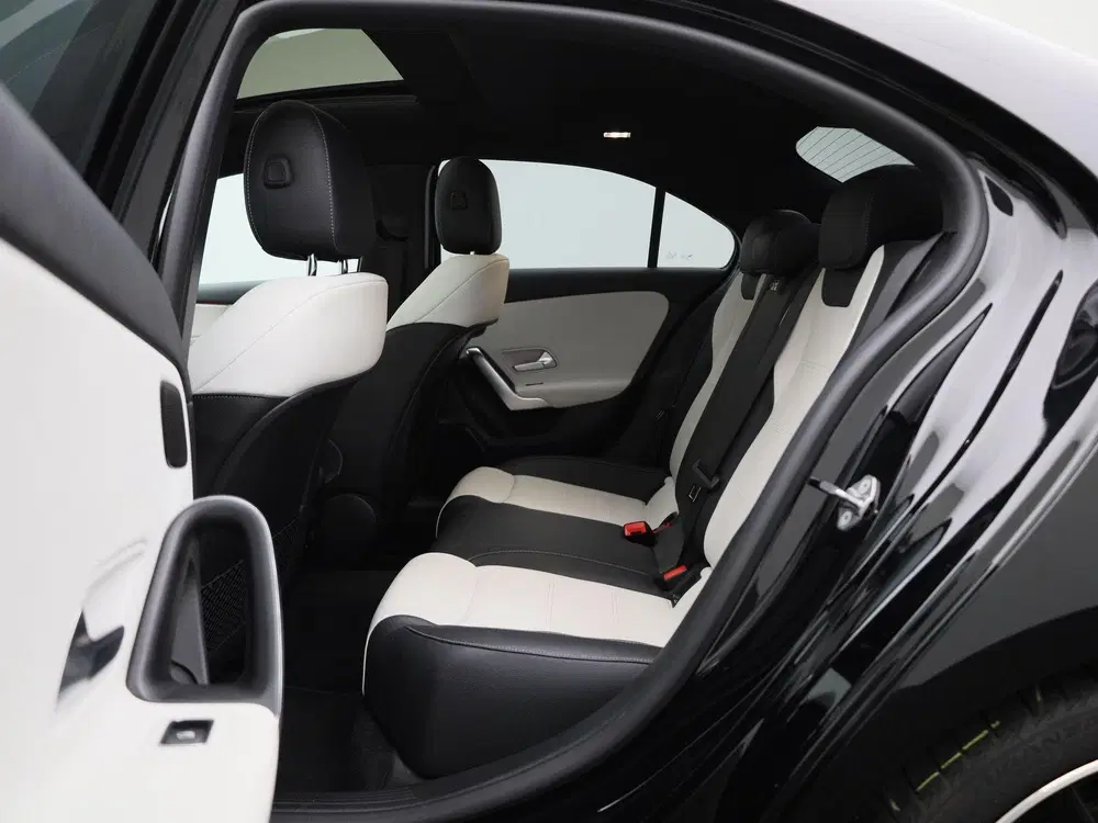 Mercedes-Benz A-Klasse 250 AMG Line uit 2022, foto 12