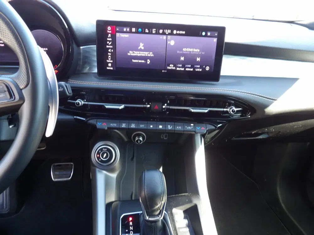 Alfa Romeo Tonale 1.5T Hybrid Veloce uit 2024, foto 15