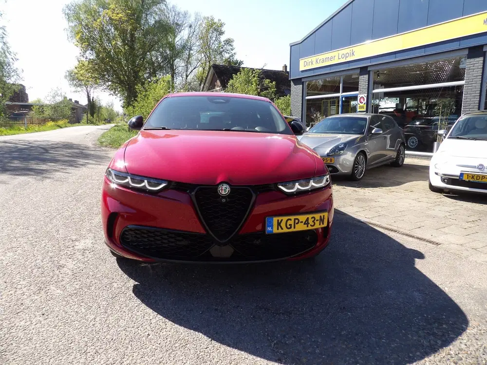 Alfa Romeo Tonale 1.5T Hybrid Veloce uit 2024, foto 2