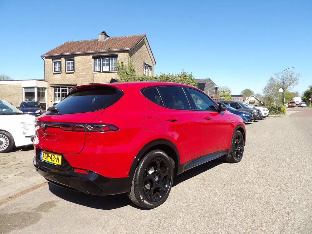 Alfa Romeo Tonale 1.5T Hybrid Veloce uit 2024, foto 4