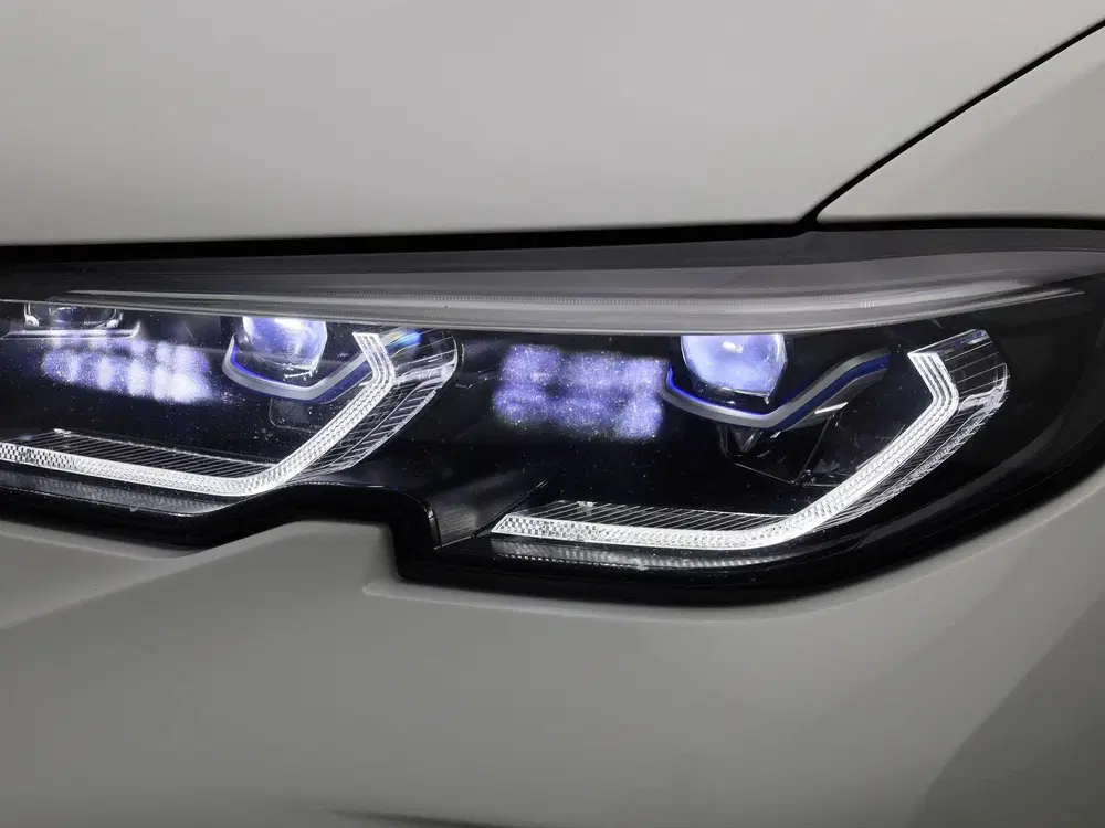 BMW 3-serie 320e Business Edition Plus uit 2022, foto 14