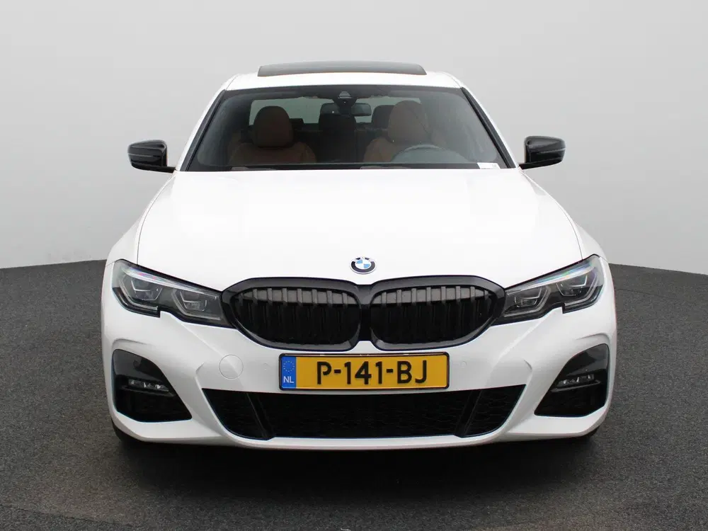 BMW 3-serie 320e Business Edition Plus uit 2022, foto 3