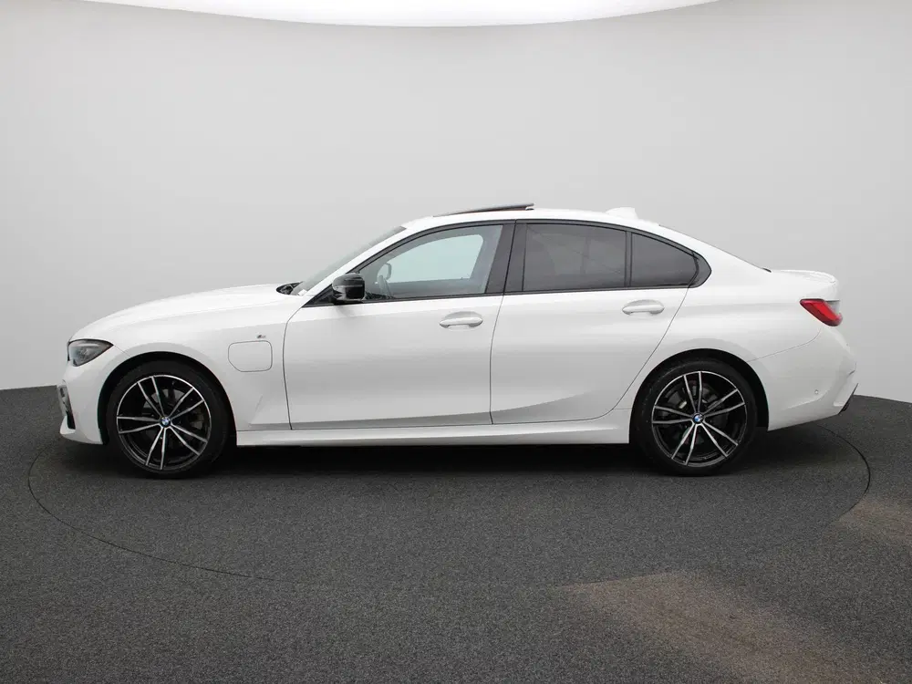 BMW 3-serie 320e Business Edition Plus uit 2022, foto 4