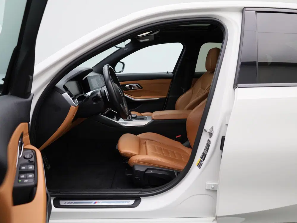BMW 3-serie 320e Business Edition Plus uit 2022, foto 9