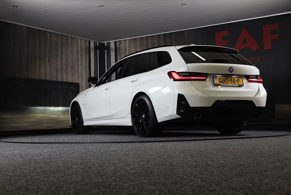 BMW 3-serie 320e M Line uit 2022, foto 3