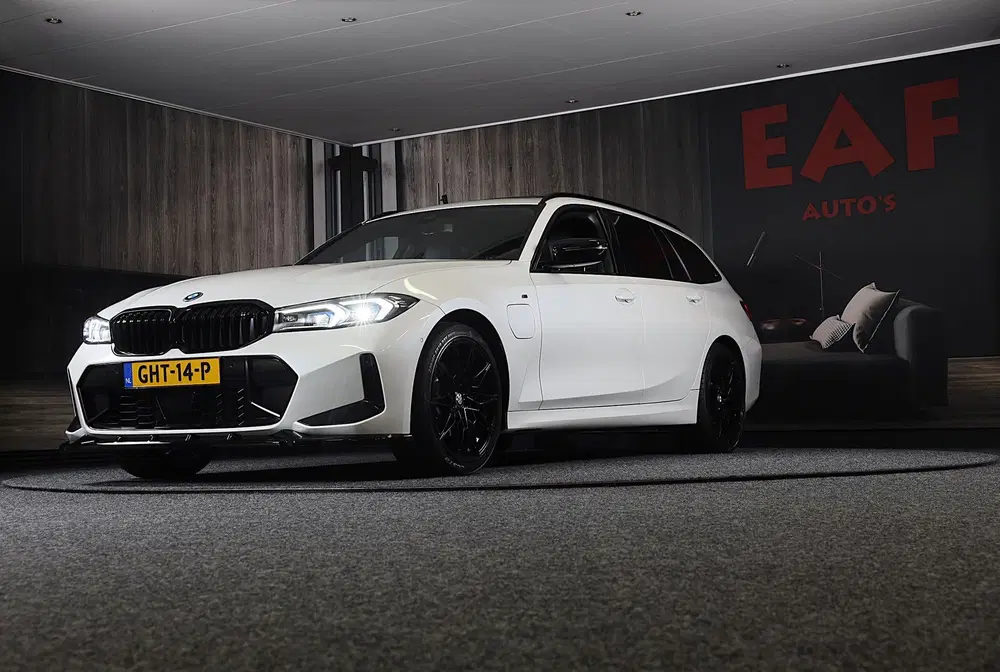 BMW 3-serie 320e M Line uit 2022, foto 4