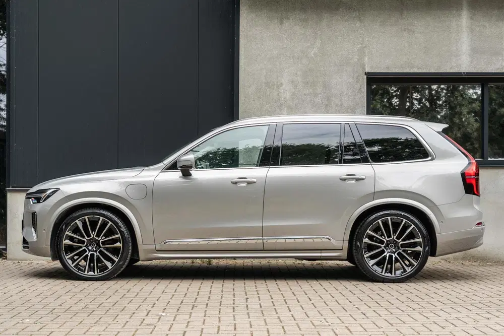 Volvo XC90 T8 Plus Bright B&W Pano Lucht 360 HUD Trek uit 2025, foto 10