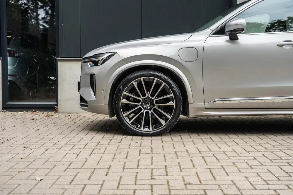 Volvo XC90 T8 Plus Bright B&W Pano Lucht 360 HUD Trek uit 2025, foto 11