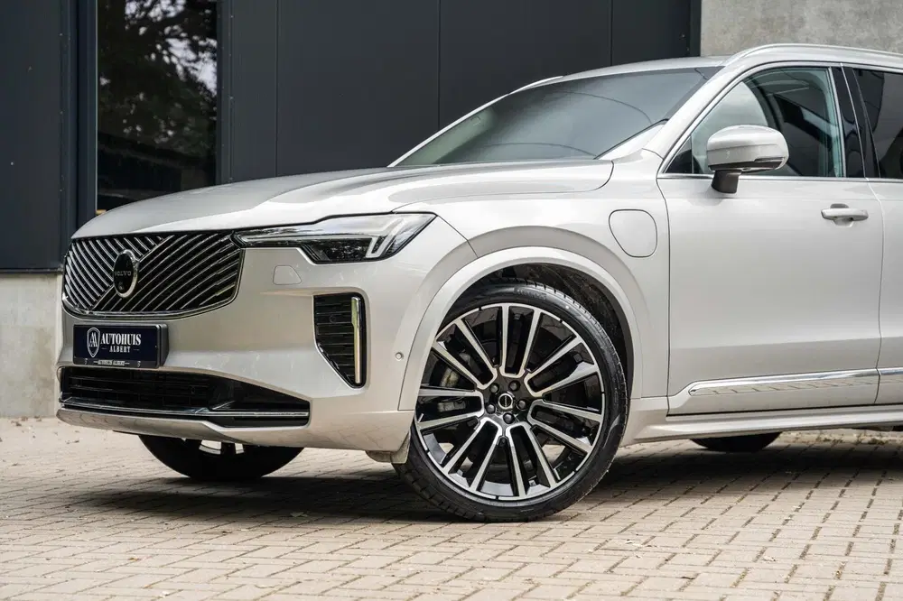 Volvo XC90 T8 Plus Bright B&W Pano Lucht 360 HUD Trek uit 2025, foto 6