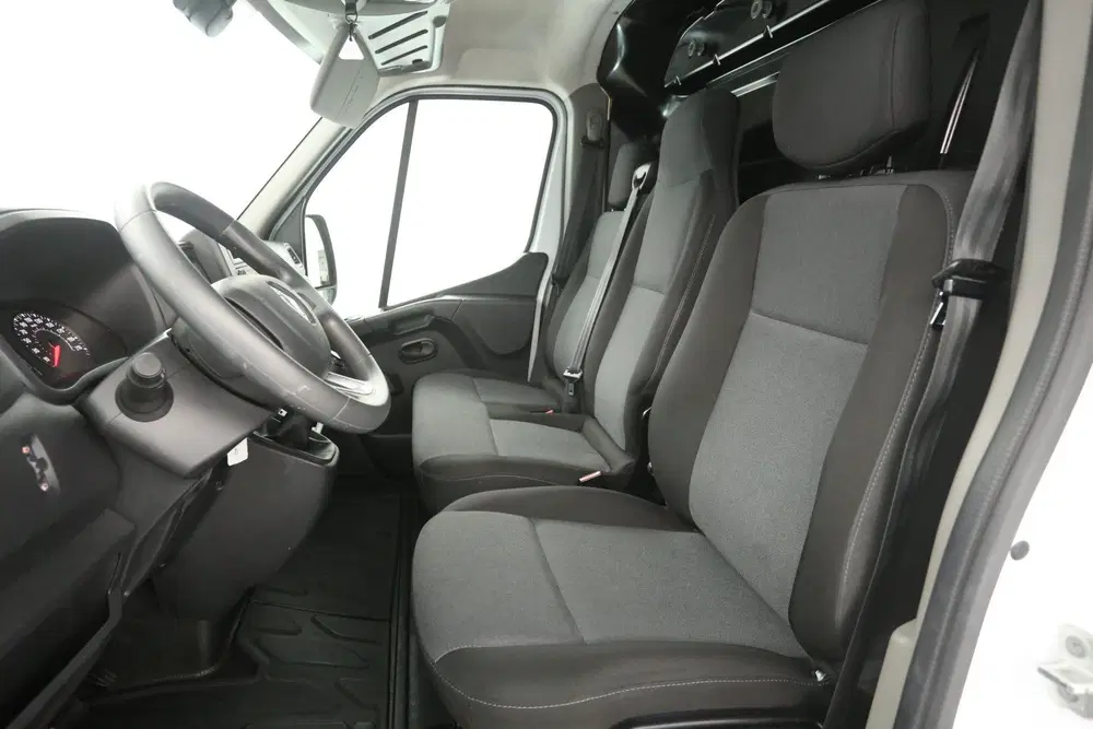 Renault Master 2.3 L2H2 uit 2024, foto 9