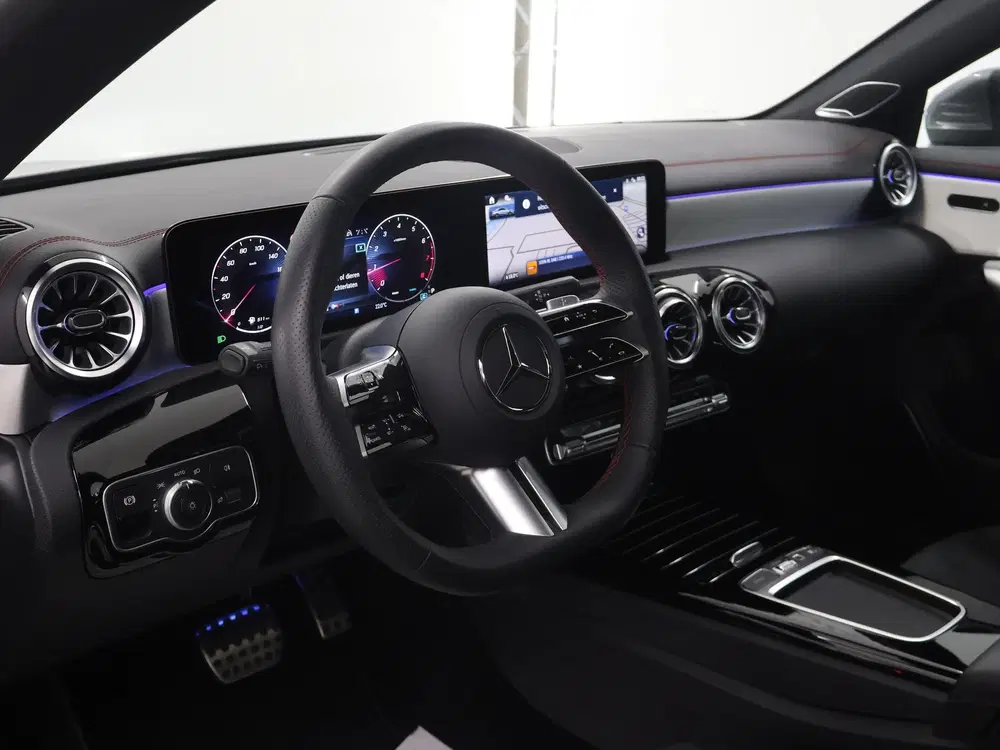 Mercedes-Benz CLA 180 Business Solution AMG uit 2025, foto 7