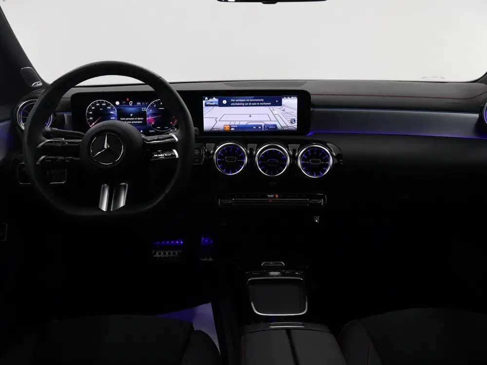 Mercedes-Benz CLA 180 Business Solution AMG uit 2025, foto 8
